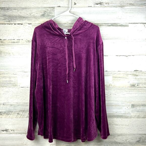 Livi Women’s Plus 22/24 Purple Velvet Hooded Long Sleeve Athletic Top NEW - Picture 1 of 5